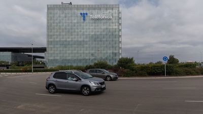 Telefónica y sindicatos rubrican un ERE para 3.421 empleados y un nuevo convenio