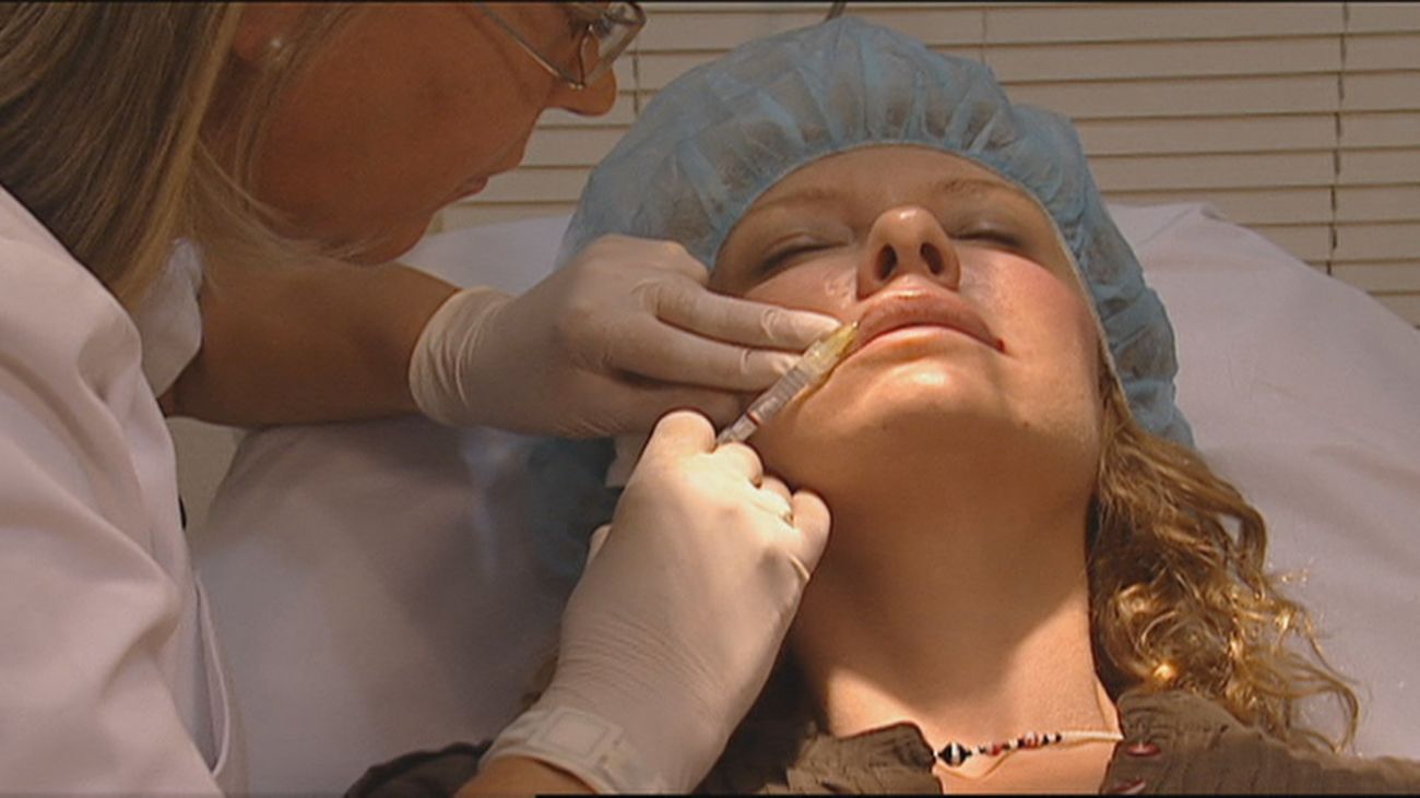 La media de edad en las peticiones de aumento de labios pasa de los 35 a los 20 años en una década