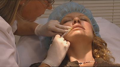 La media de edad en las peticiones de aumento de labios pasa de los 35 a los 20 años en una década