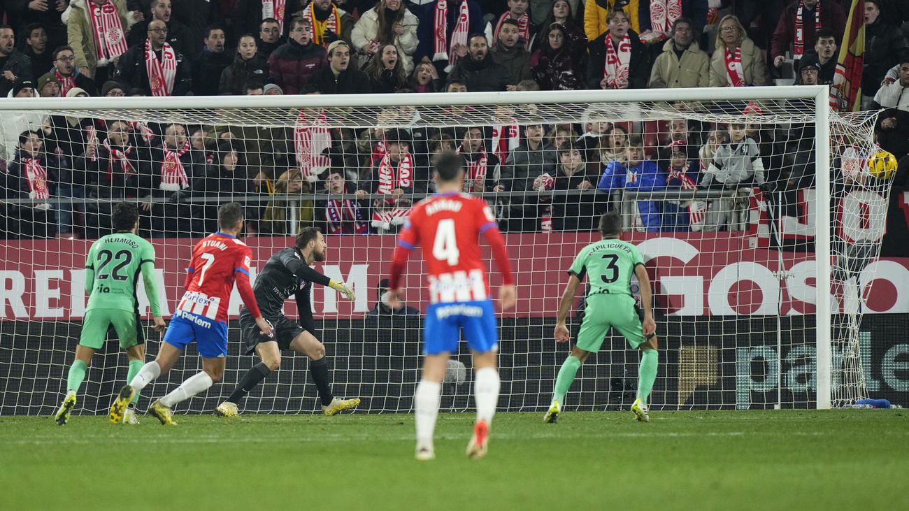 El Atlético se descuelga de La Liga tras perder frente al Girona