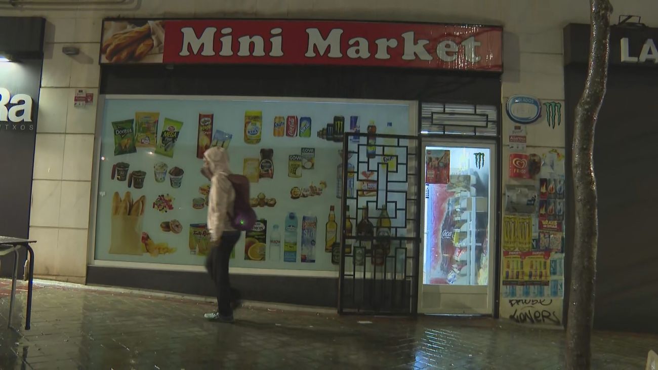 Herida grave una mujer tras producirse una deflagración en su tienda en Montecarmelo