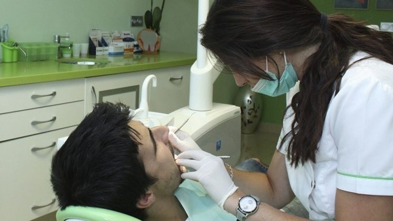Imagen de la consulta de una dentista