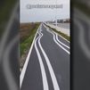 El carril bici que deja perplejos a los ciclistas