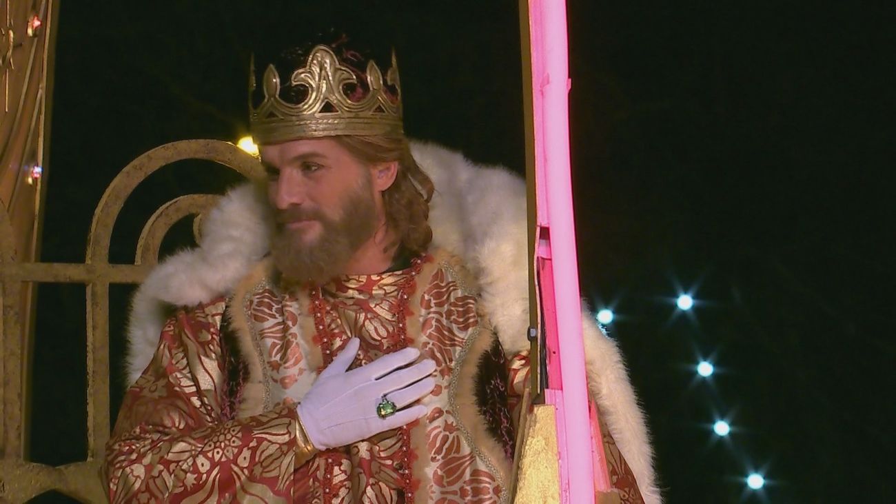 El rey Gaspar, el más guapo entre los guapos, regresa por tercer año a la cabalgata de Madrid