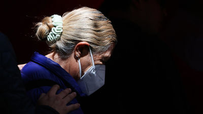 Madrid descarta la obligatoriedad de la mascarilla en centros sanitarios, como sí han implantado Cataluña, Murcia y la Comunidad Valenciana