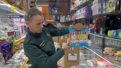 La Guardia Civil interviene casi 600.000 juguetes en la campaña navideña en establecimientos de la región