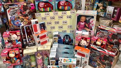 Los españoles siguen dejando la compra de juguetes casi "para último día" antes de Reyes