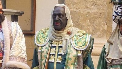 El rey Baltasar en Sevilla, vestido de torero y con la cara pintada
