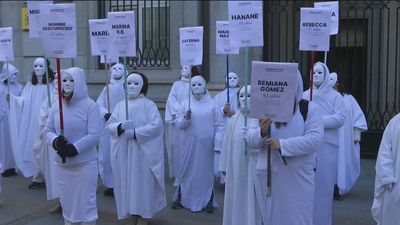La Compaña Feminista se concentra frente a Igualdad por las víctimas de violencia machista