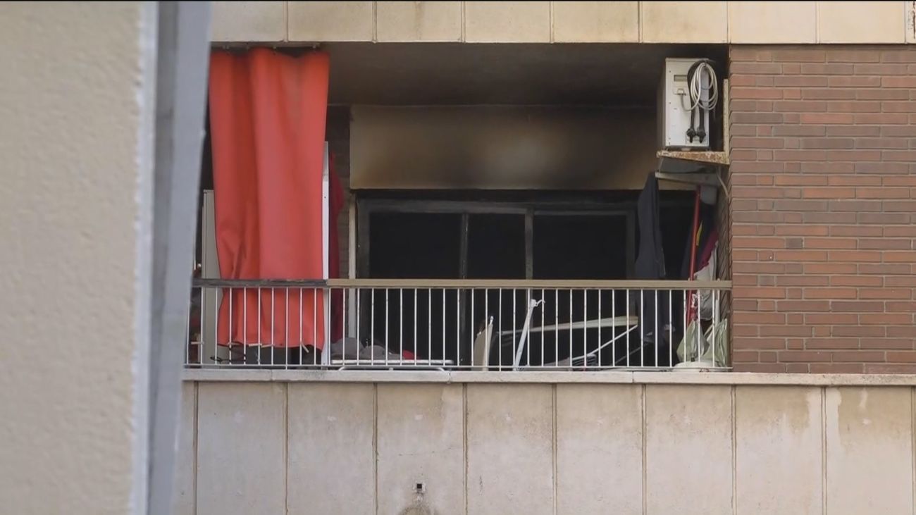 Un muerto y tres heridos tras un incendio en un piso de Calella, Barcelona