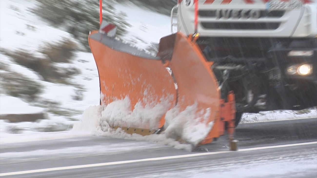 Las quitanieves velan por el estado de las carreteras madrileñas