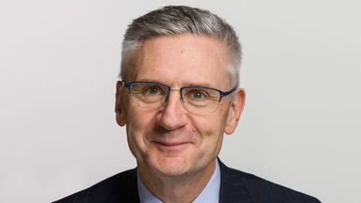 Multan a un parlamentario suizo por usar un vídeo falso con IA para desacreditar a una oponente