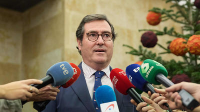 Garamendi critica la "amenaza" del Gobierno con el SMI: "Eso no es diálogo social, es chantaje"