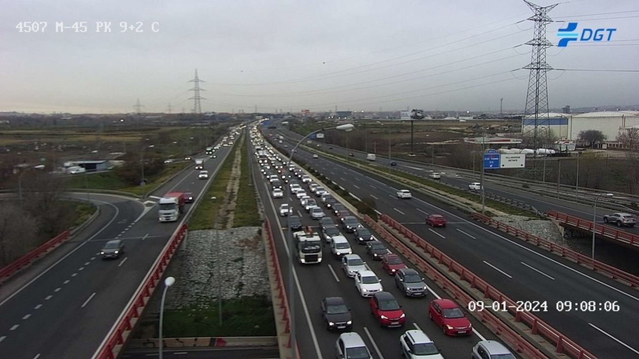 Retenciones en la M-45 por un accidente