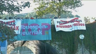 Puigdemont y eurodiputados de Junts, BNG y Podemos muestran su apoyo a la marcha en apoyo a presos de ETA