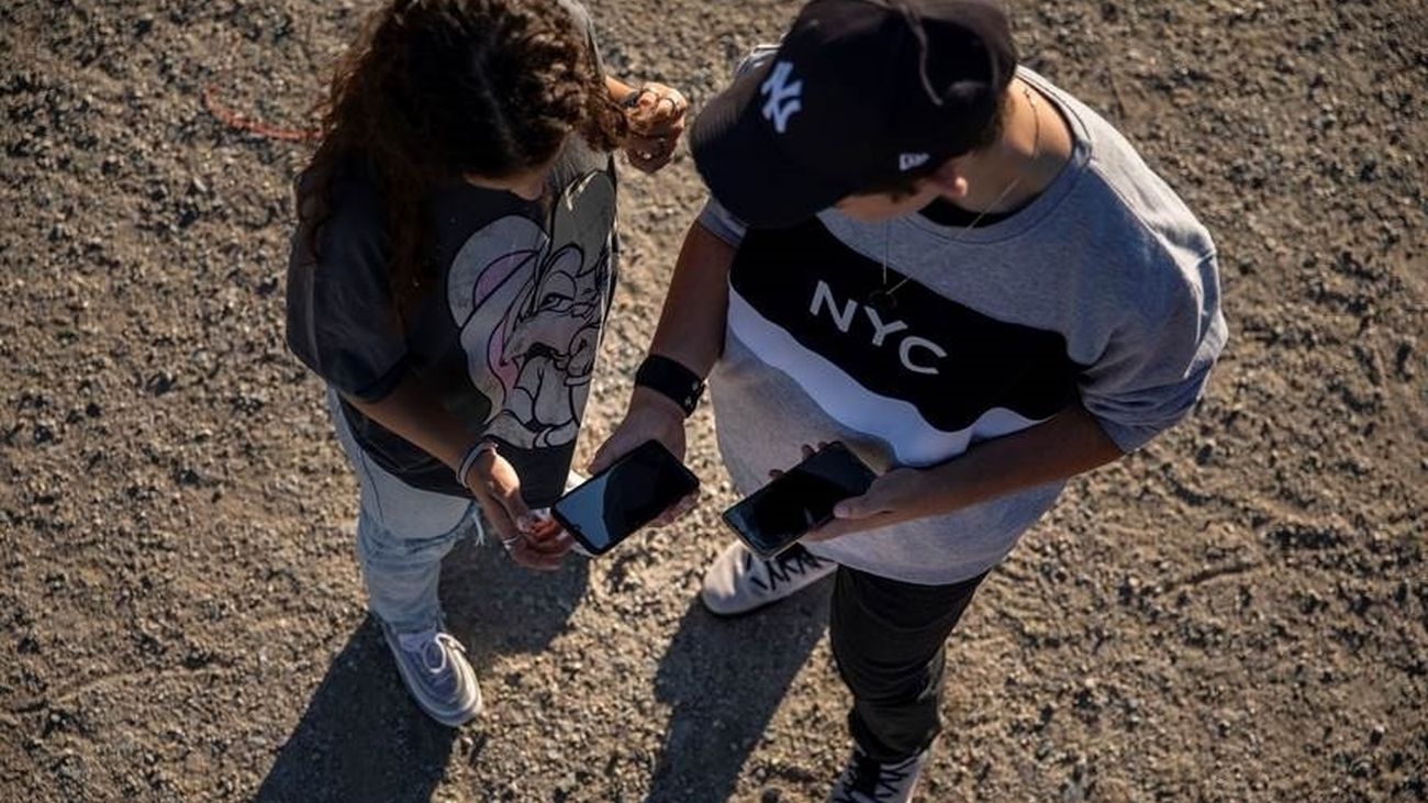 Instagram y Facebook aplicarán nuevas restricciones de contenido a los usuarios adolescentes