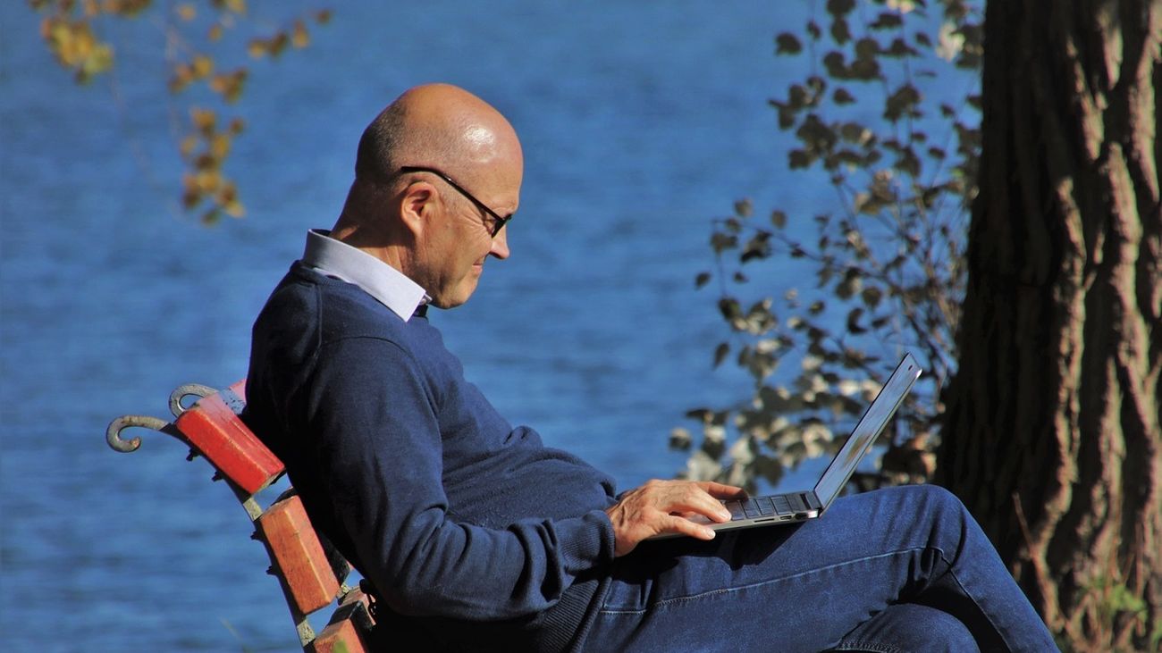 El edadismo, la discriminación contra personas según su edad que sufre el 45% de los españoles, según la ONU