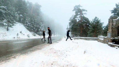 La nieve, protagonista un día más en Navacerrada en el día previo a la apertura de Valdesquí