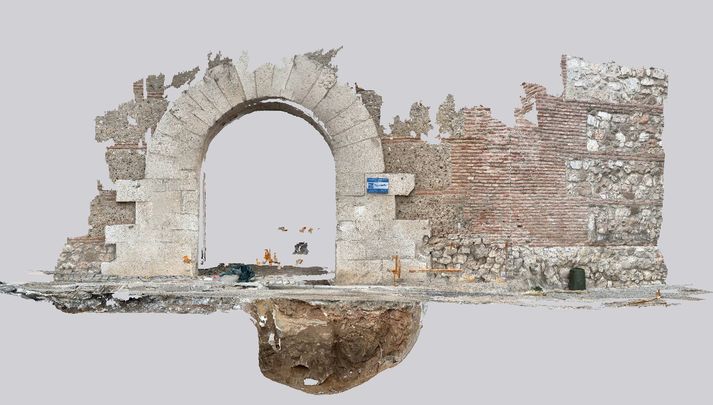 Puerta de Madrid y localización de la cata realizada / AYTO ALCALÁ DE HENARES