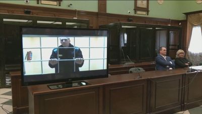 Navalni demanda desde la cárcel al Supremo más tiempo para comer y más libros religiosos