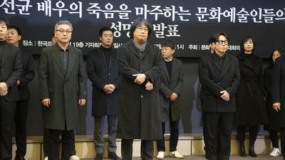 El director  de 'Parásitos', Bong Joon-ho, y otros artistas exigen investigar a fondo la muerte del actor Lee Sun-kyun