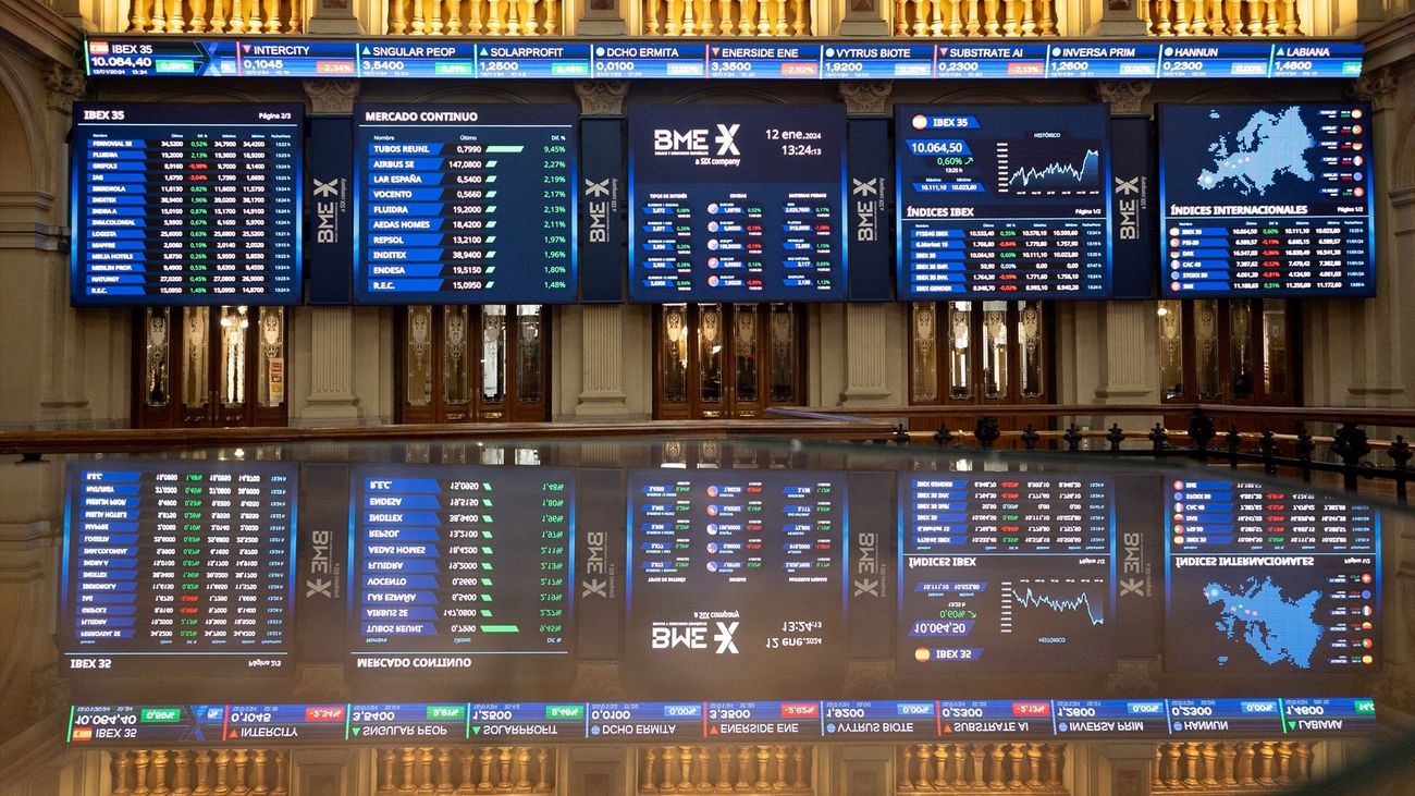 Paneles del Ibex 35, en el Palacio de la Bolsa