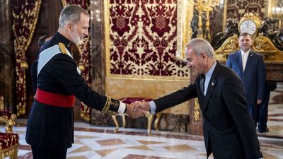 Felipe VI recibe las cartas credenciales de seis nuevos embajadores, incluidos El Salvador e Irán