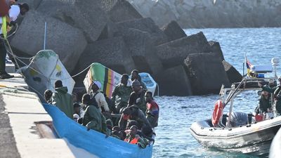 Llegan 149 migrantes a bordo de tres pateras a El Hierro y Tenerife
