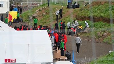 449 inmigrantes llegan en cuatro cayucos a la isla de El Hierro