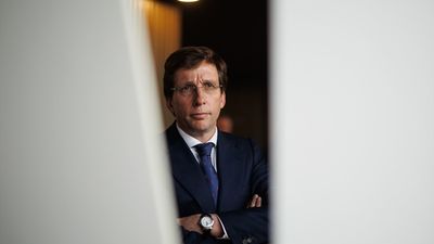 Almeida "pedirá permiso" a la ministra Ribera cada vez que se tale un árbol en Madrid