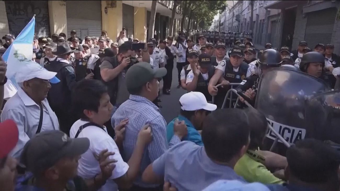 Caos y tensión en la toma de posesión del nuevo presidente de Guatemala