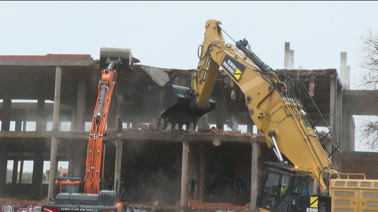 Comienza el derribo del hospital fantasma de Villaviciosa de Odón
