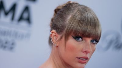 Utilizan deepfakes de Taylor Swift y Selena Gomez para una nueva estafa viral