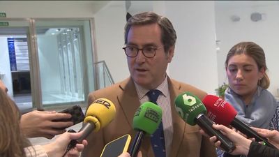 Garamendi acusa al Gobierno de "engañar a las empresas" con la reducción de jornada