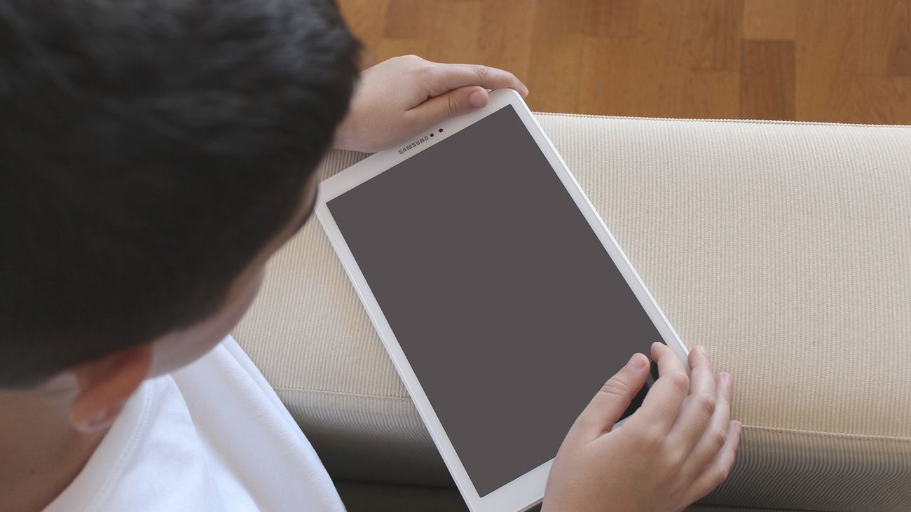 La lucha contra la pornografía "fácil" en Internet: "Antes de los 10 años ya hay contacto con porno duro"