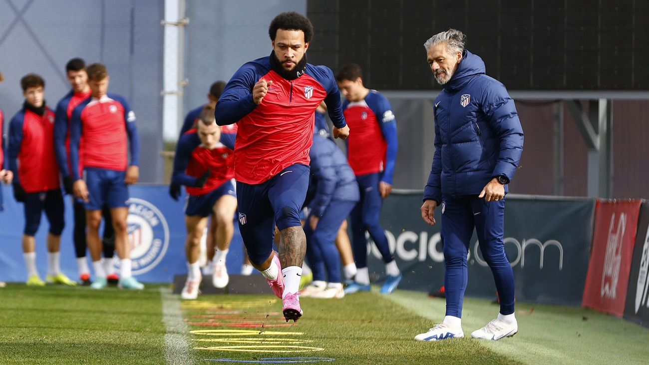 Barrios y Depay se reincorporan al Atlético antes del derbi copero