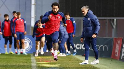 Barrios y Depay se reincorporan al Atlético antes del derbi copero