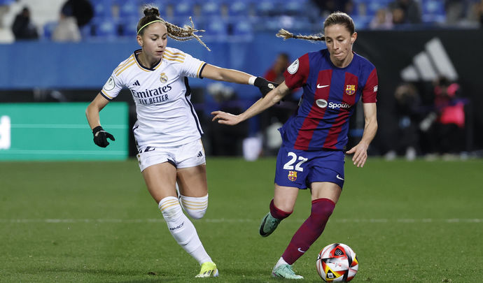 Athenea del Castillo ante el Barcelona / EFE