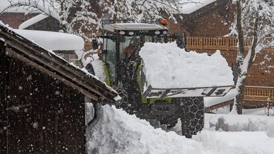 Alemania cancela vuelos por fuertes nevadas y pide a sus ciudadanos que se queden en casa
