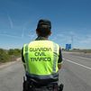 Investigan a la conductora que volcó junto a una mediana de la M-30 y dio positivo en alcohol con tres niños a bordo