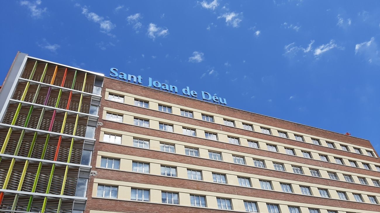 La hemiplejia alternante de la infancia paraliza la vida de 25 personas en España