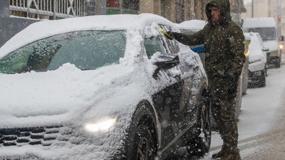 La borrasca Juan deja a cientos de conductores atrapados por la nieve y miles de incidencias en toda España