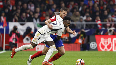 Azpilicueta, operado de menisco, estará unos dos meses de baja