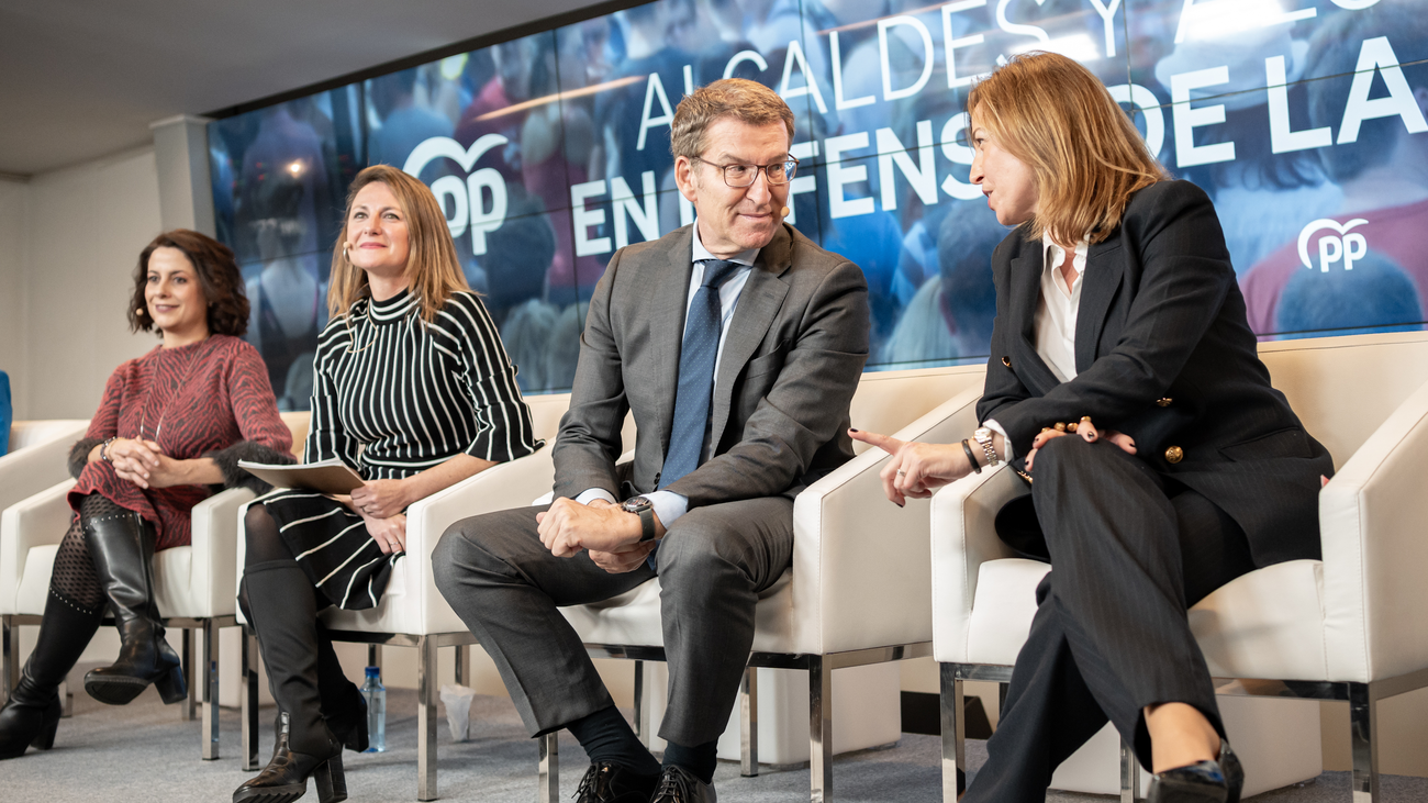 Feijóo anuncia que 3.000 alcaldes populares firmarán un manifiesto contra la quiebra de la igualdad