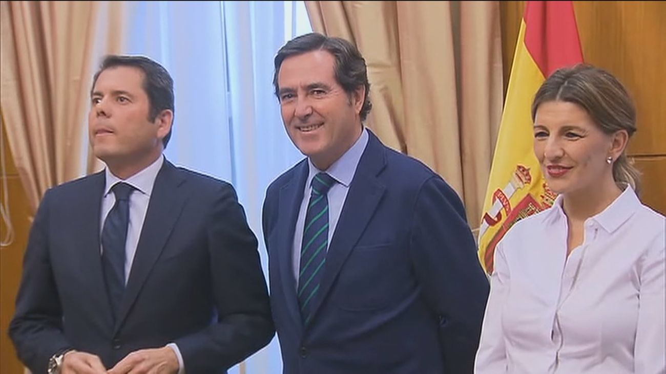 El Ministerio de Trabajo toma las riendas de la negociación para acelerar la reducción de la jornada