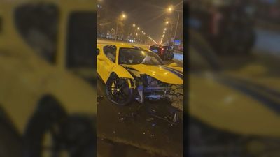 Espectacular accidente de un Ferrari amarillo en la Castellana