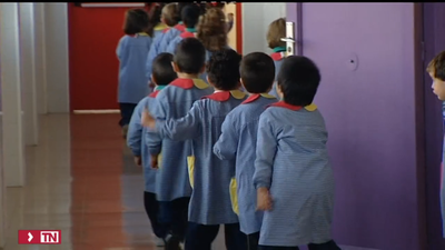 El Consejo Escolar aprueba la propuesta para prohibir los móviles en colegios y limitarlo en institutos