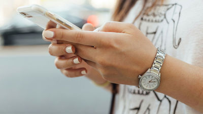 Alertan de un fraude con falsas multas de tráfico notificadas por SMS a los móviles