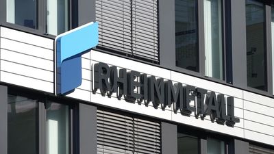 Dos quemados graves en un incendio declarado en una fábrica de munición de Murcia