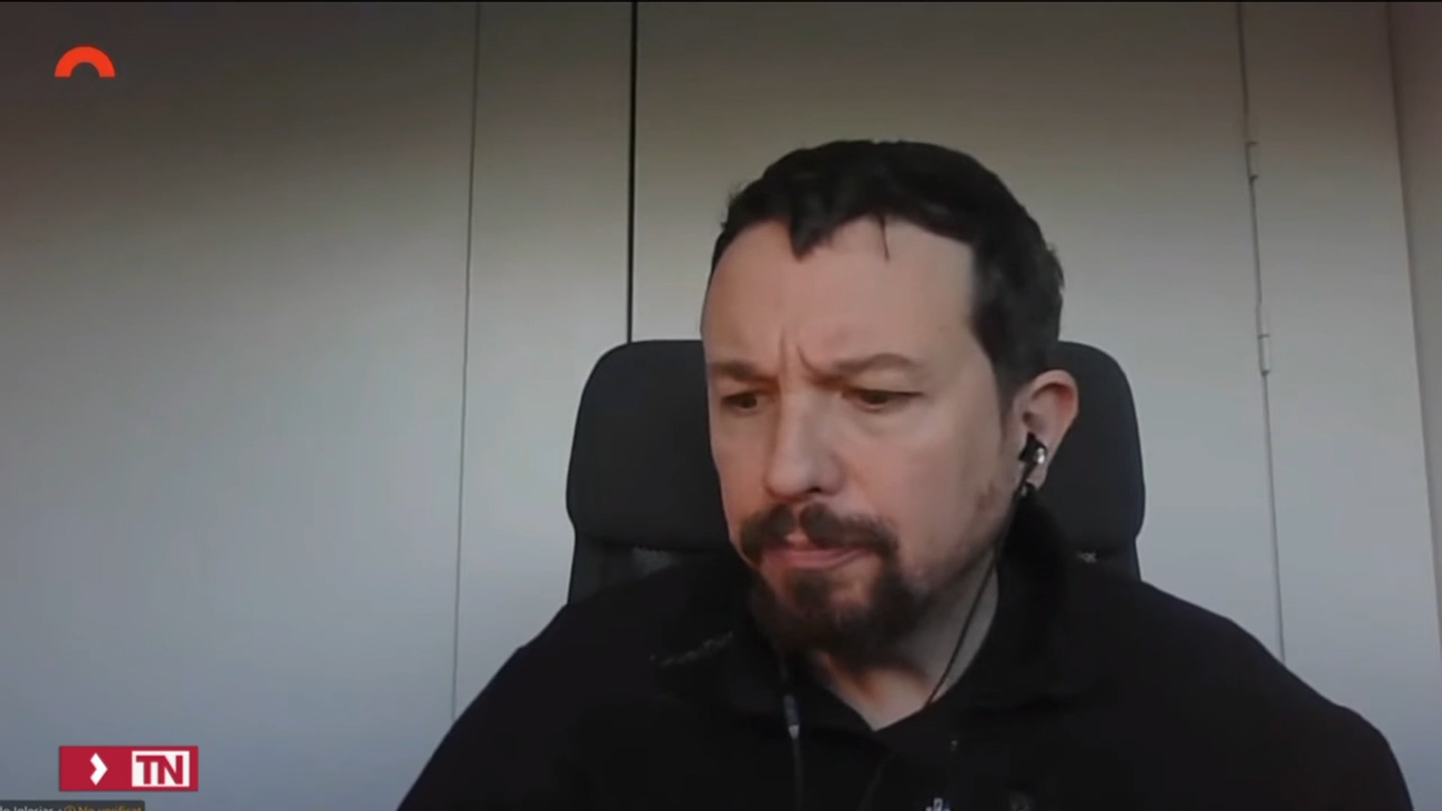 Pablo Iglesias ve servicios de inteligencia "podridos" y cree que Robles debería haber dimitido